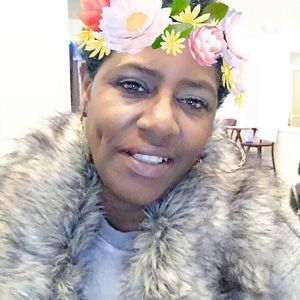 Meet your Posher, Lenora